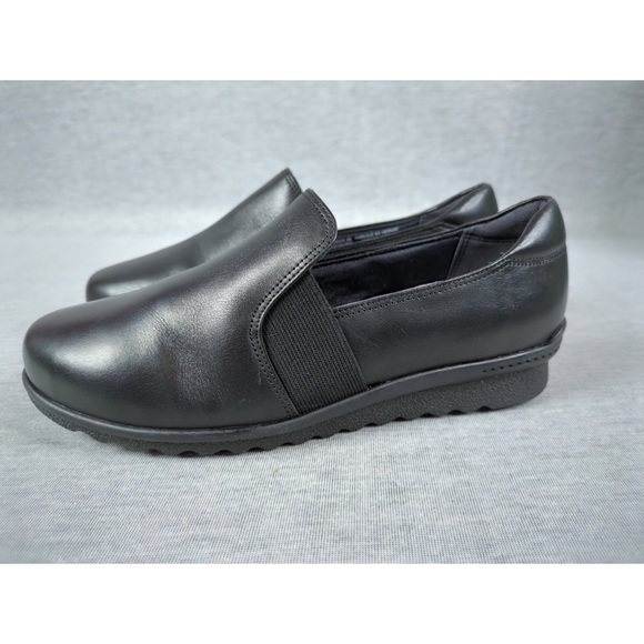 Aravon Josie Slipon Flats - Picture 5 of 15